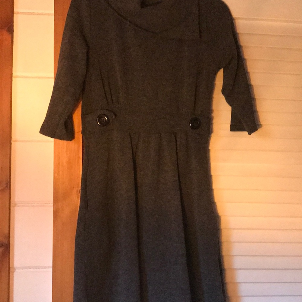 L.A. Soul gray knit dress with button waist detail. Size M NWT